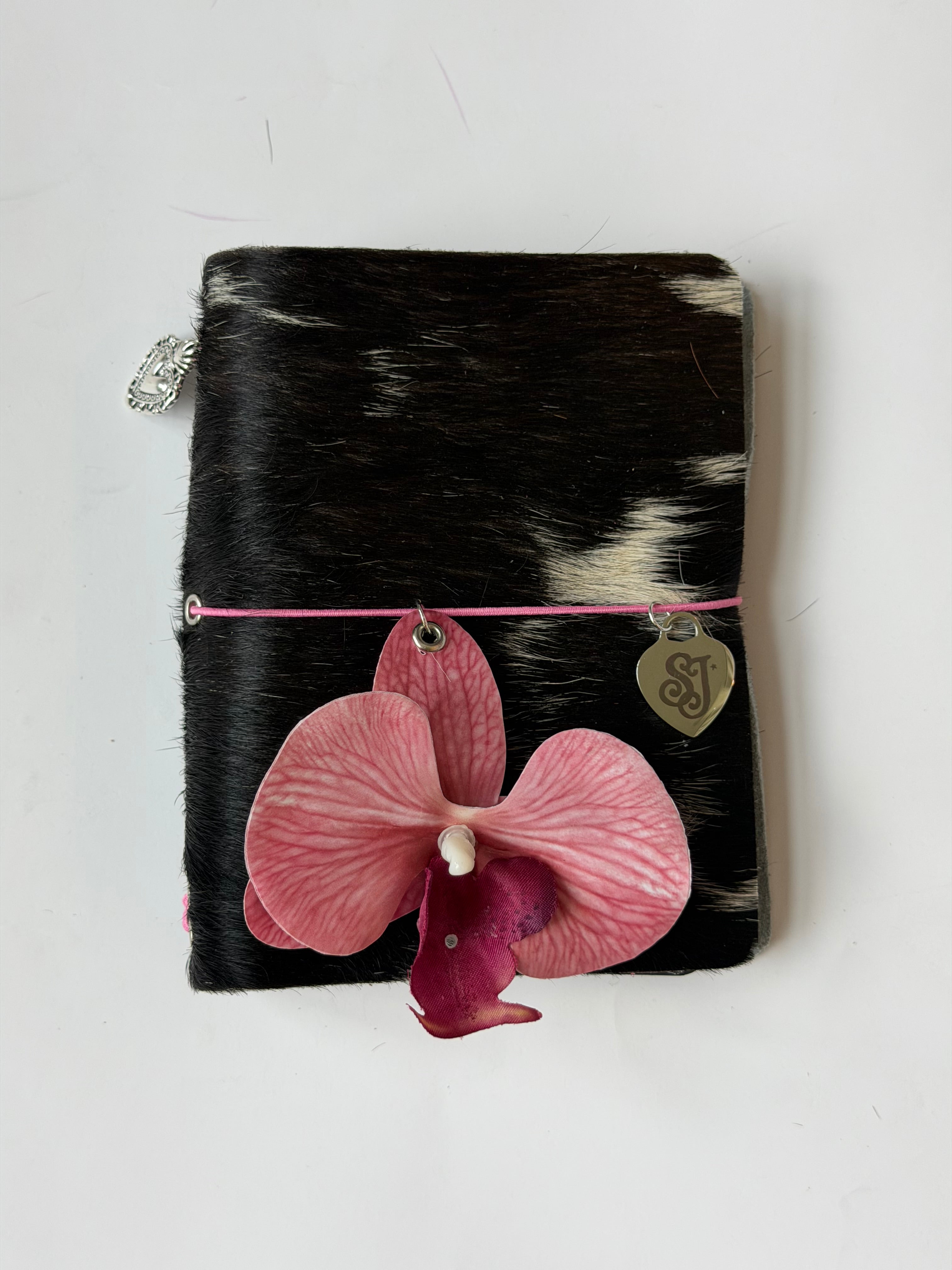 A6 pinky bifold