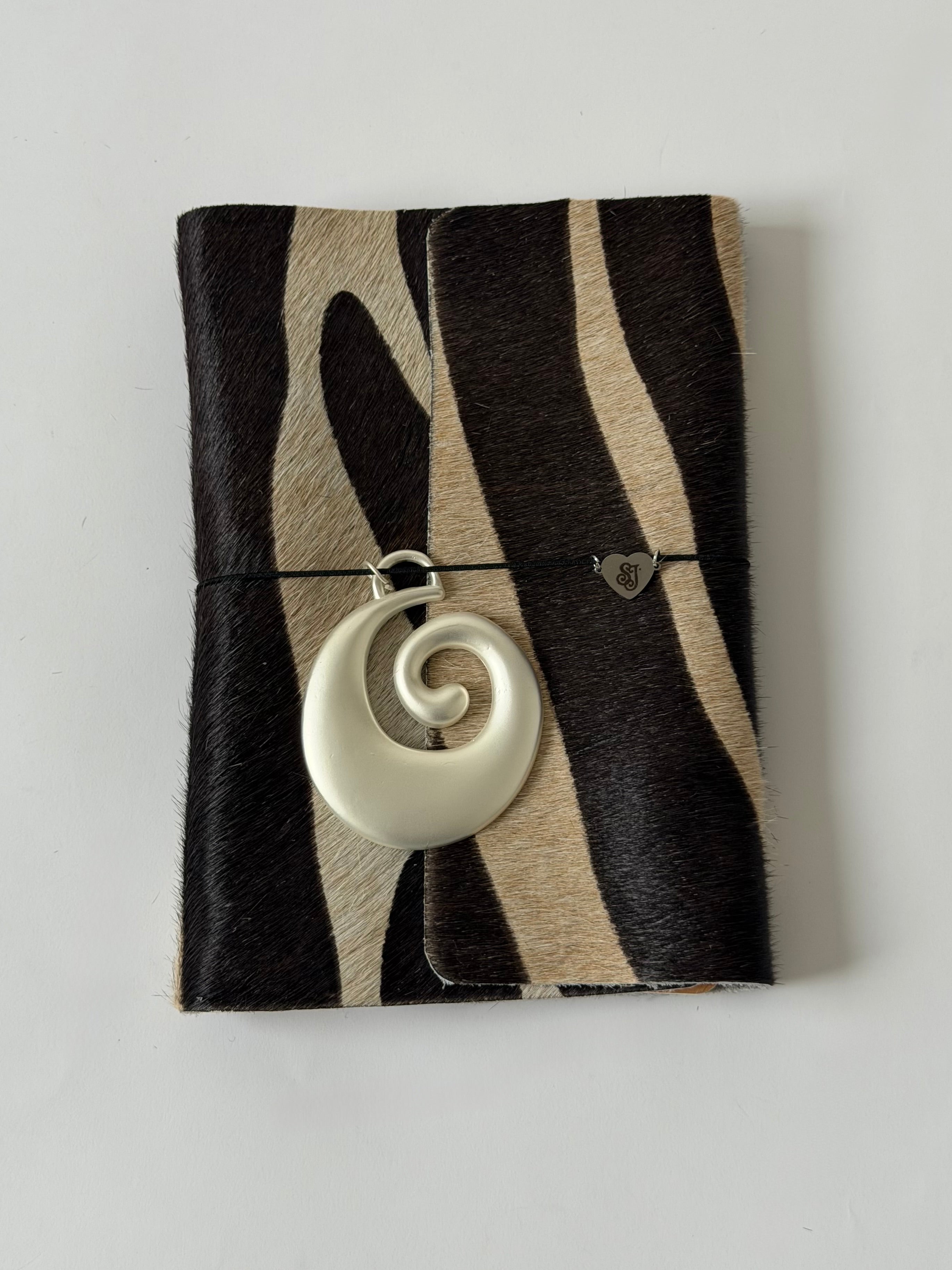 zebra trifold 💋