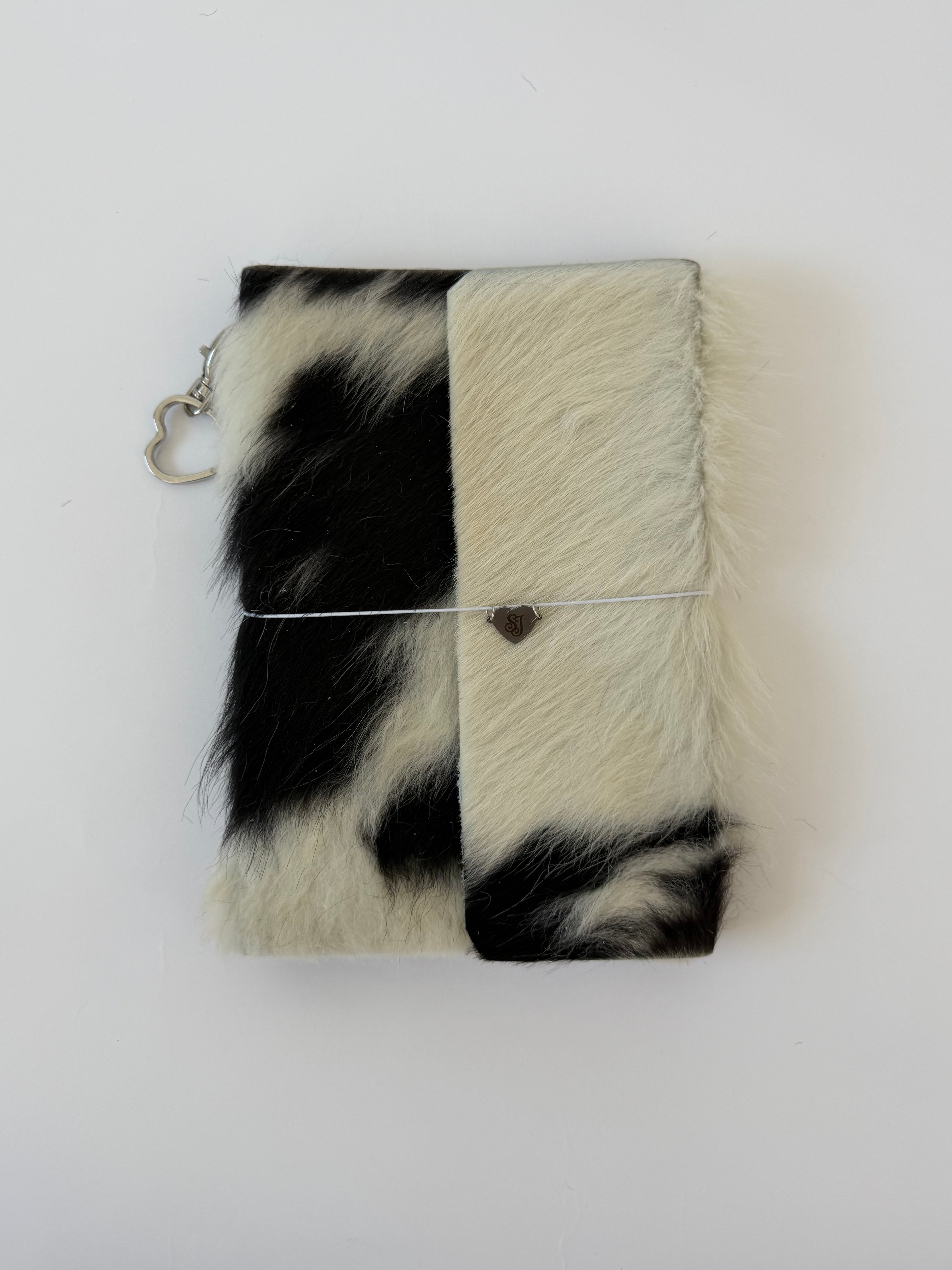 dark cowhide trifold 🐮