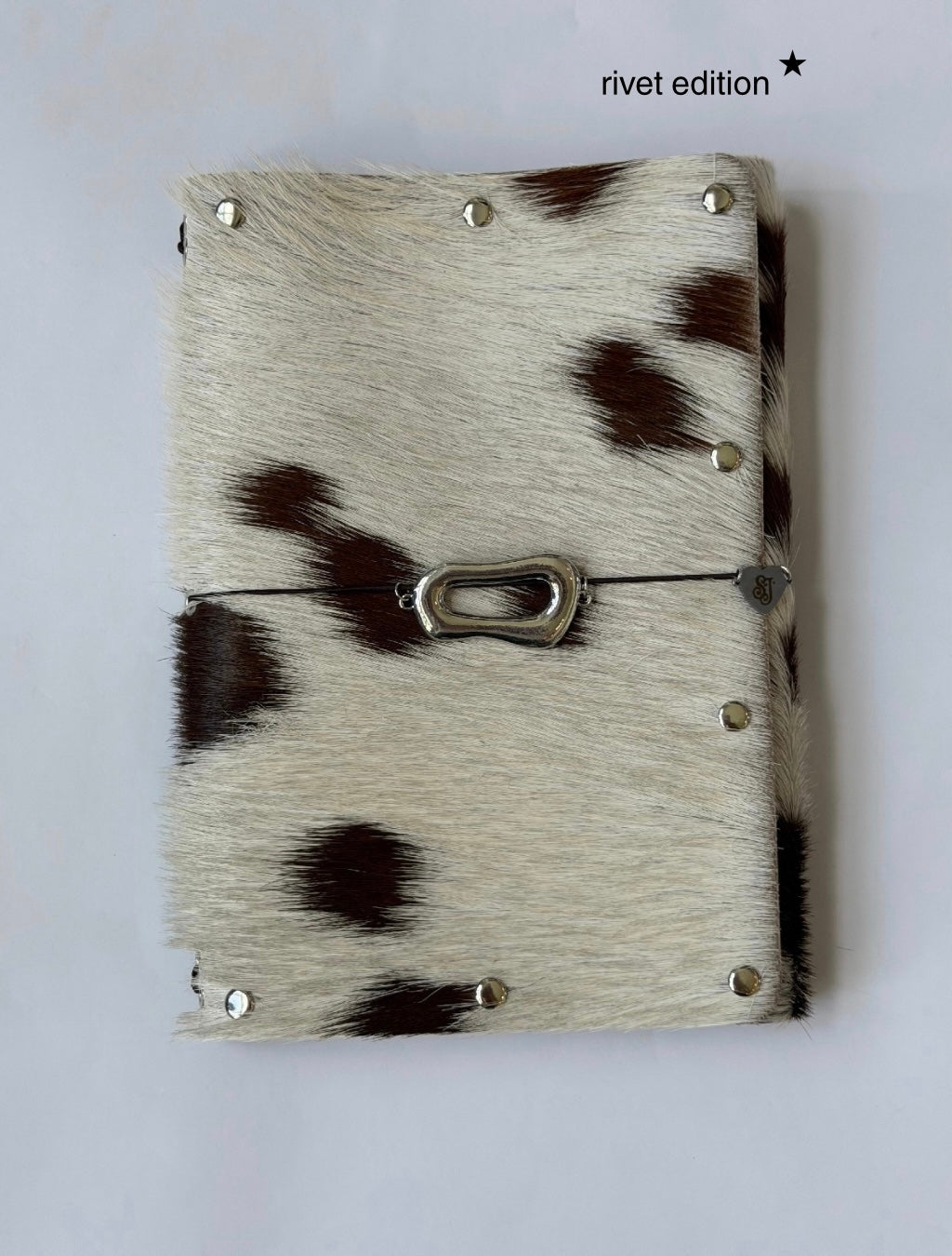 brown cowhide trifold 🐮