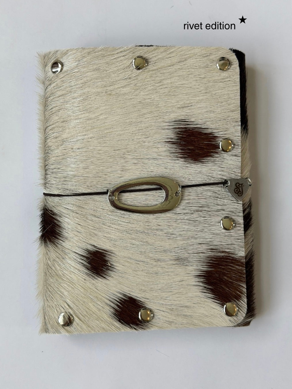 brown cowhide trifold 🐮