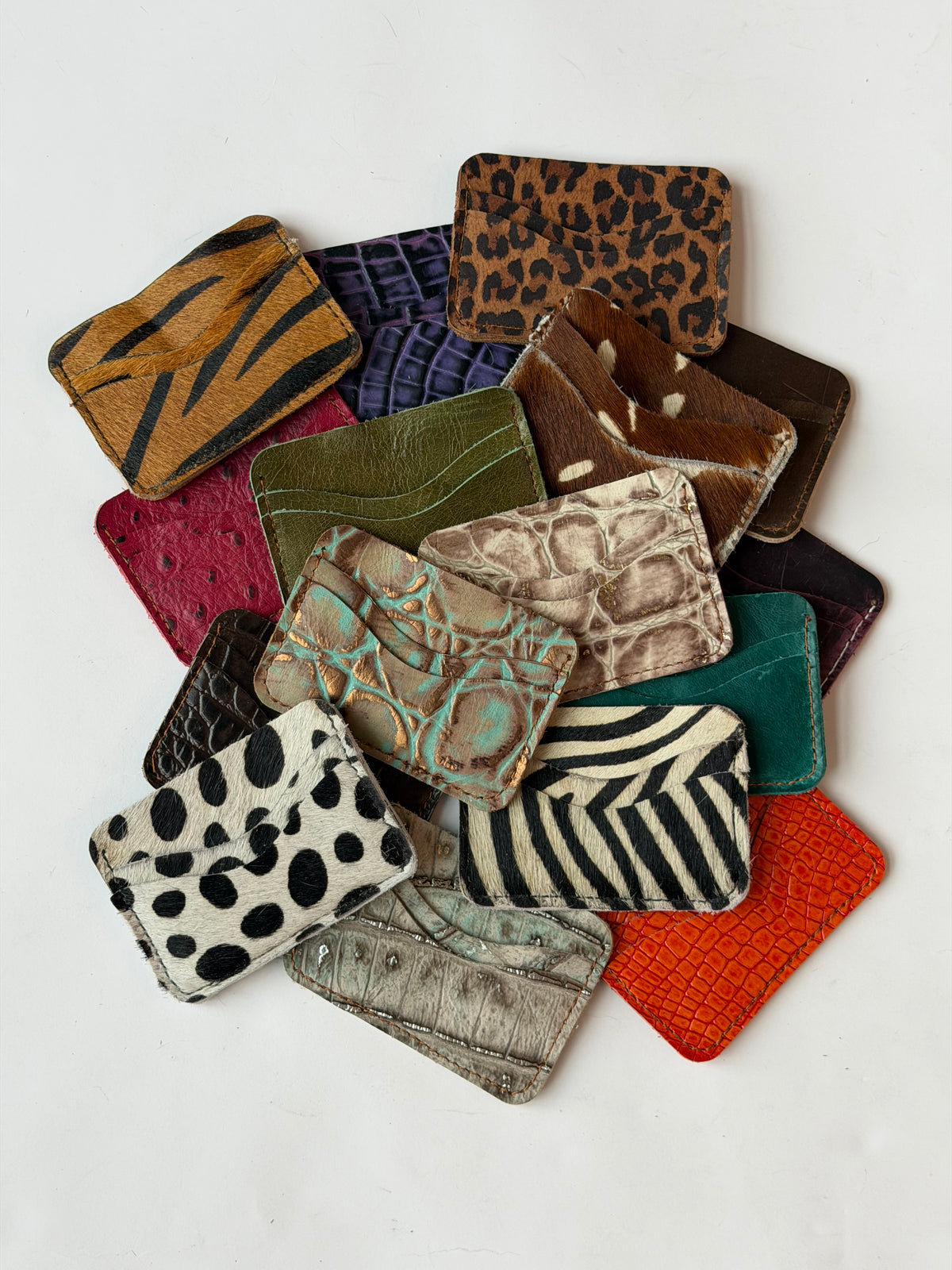 the card holder ✶